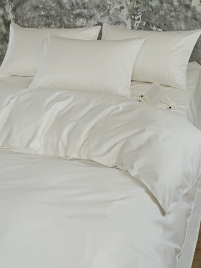 Soft breathable sateen bedding for modern bedrooms